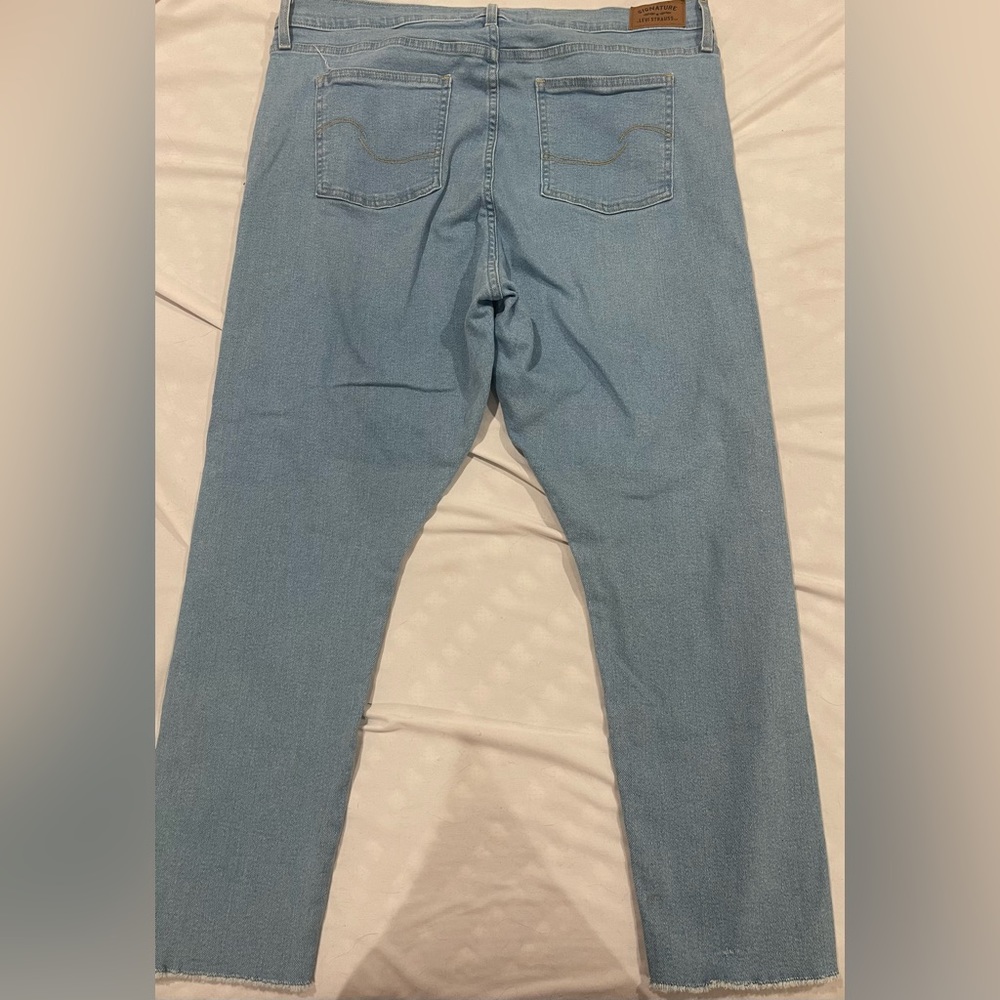 Signature by Levi Staurss women’s skinny Jean
